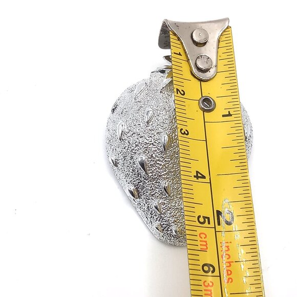 Sarah Coventry Women's Pin Brooch Textured Metal Silver-Tone Strawberry Design - Picture 7 of 8